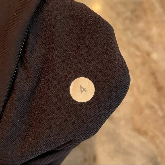 Lululemon Speed Tight II *Full-On Luxtreme
Sequin Snake Slate Black / Black - Picture 7 of 11